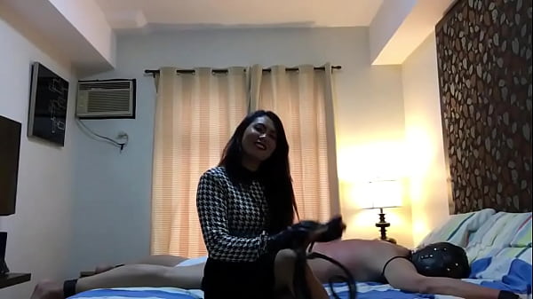 DOMINAFIRE WHIPPING SLAVE!